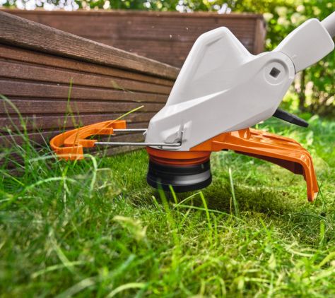 Nahaufnahme eines STIHL Freischneiders.