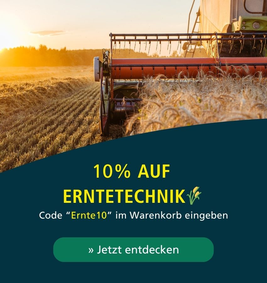 Ein Mähdrescher arbeitet bei Sonnenuntergang auf einem Feld. Im Bild steht: „10 % AUF ERNTETECHNIK – Code ‚Ernte10‘ im Warenkorb eingeben“. Darunter befindet sich ein Button mit der Aufschrift „Jetzt entdecken“.