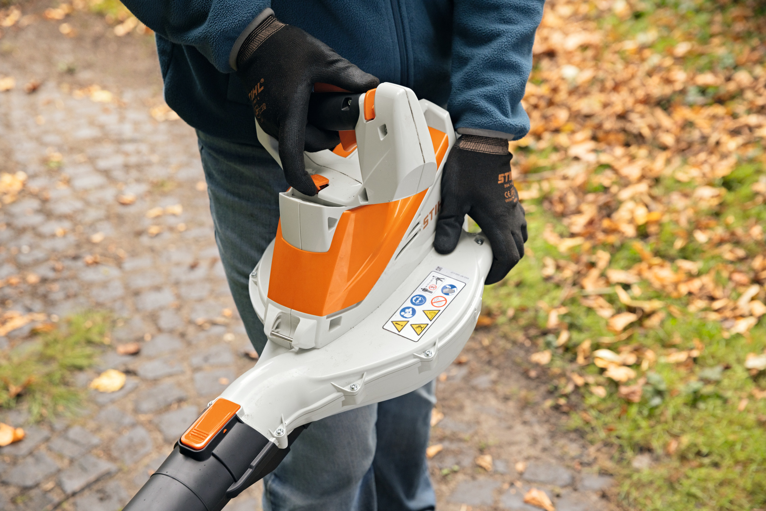 STIHL Akku-Saughäcksler SHA 56 ohne Akku und Ladegerät STIHL Akku-Saughäcksler SHA 56 ohne Akku und Ladegerät