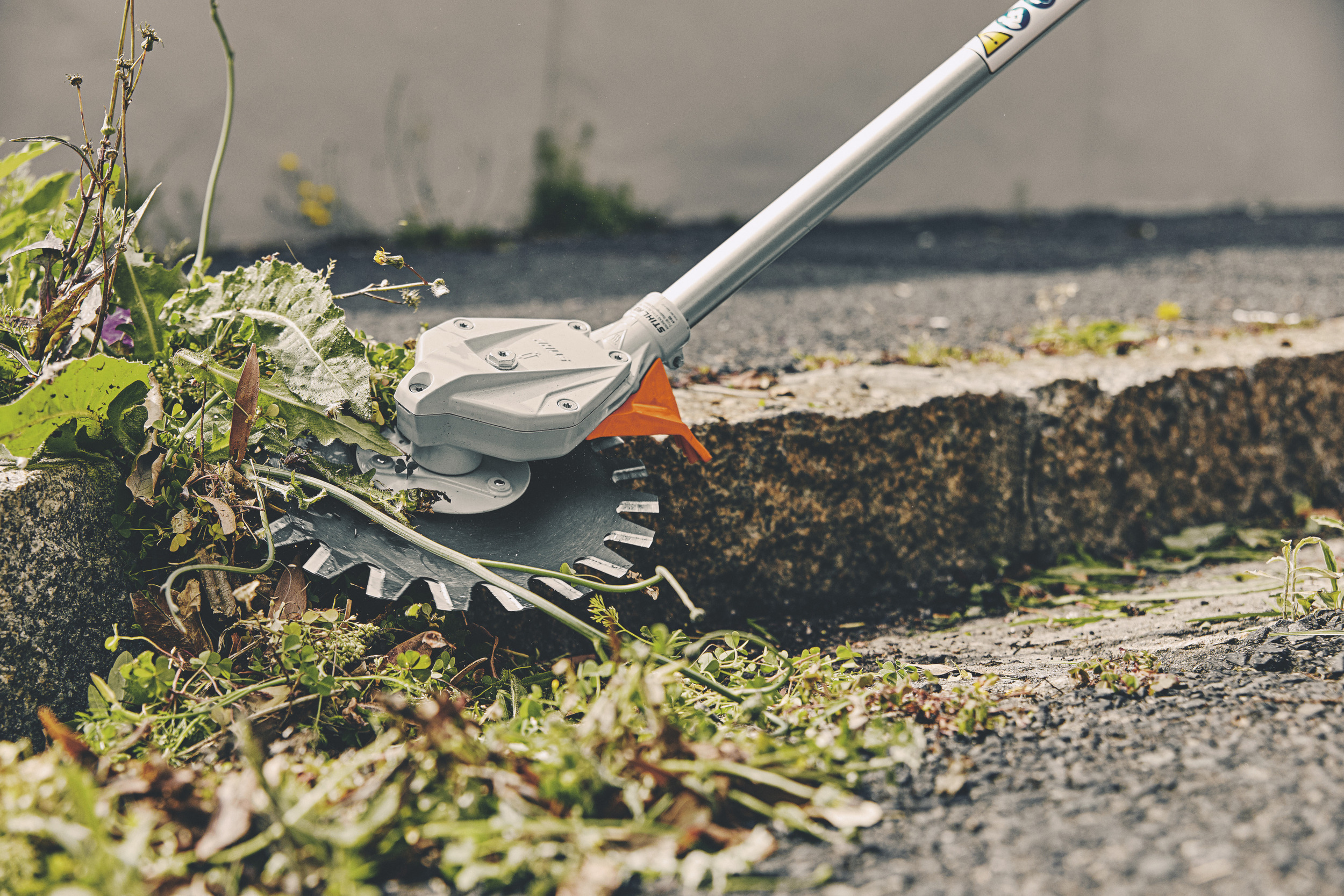 STIHL Akku-Kombimotor KMA 130 R - AP System, ohne Akku und Ladegerät