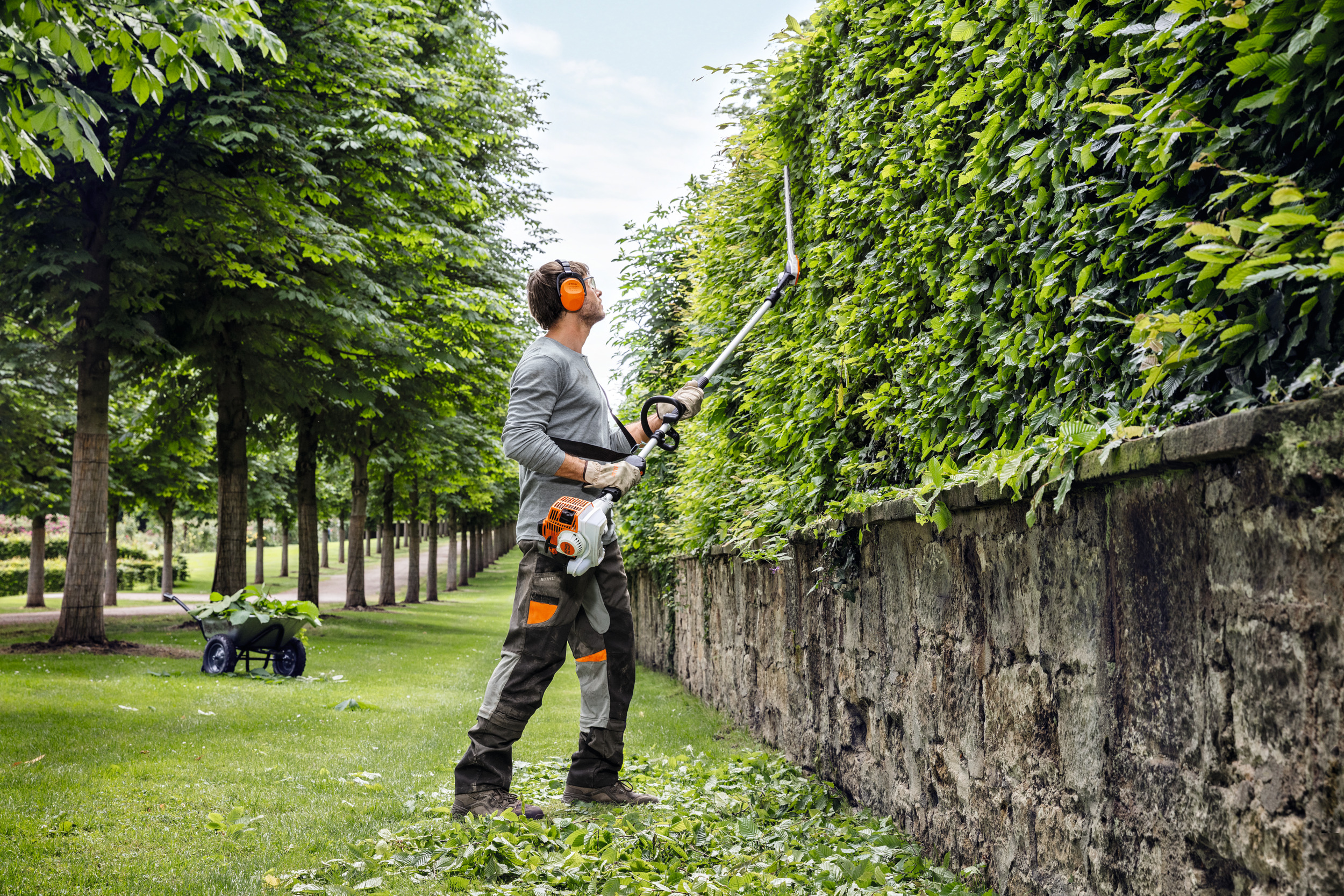 STIHL Akku-Heckenschneider HLA 66 Set, ohne Akku und Ladegerät